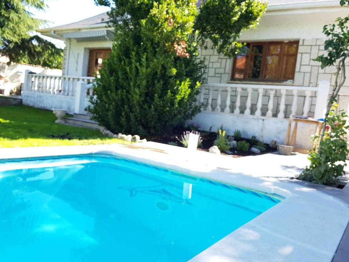 Casa De Campo Con Piscina 12 Personas Valladolid Luaran gambar